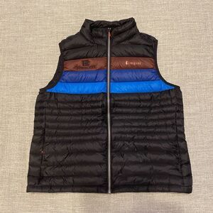 Cotopaxi Fuego Jacket Vest Mens Extra Large Black Blue Down Vest Company Logo